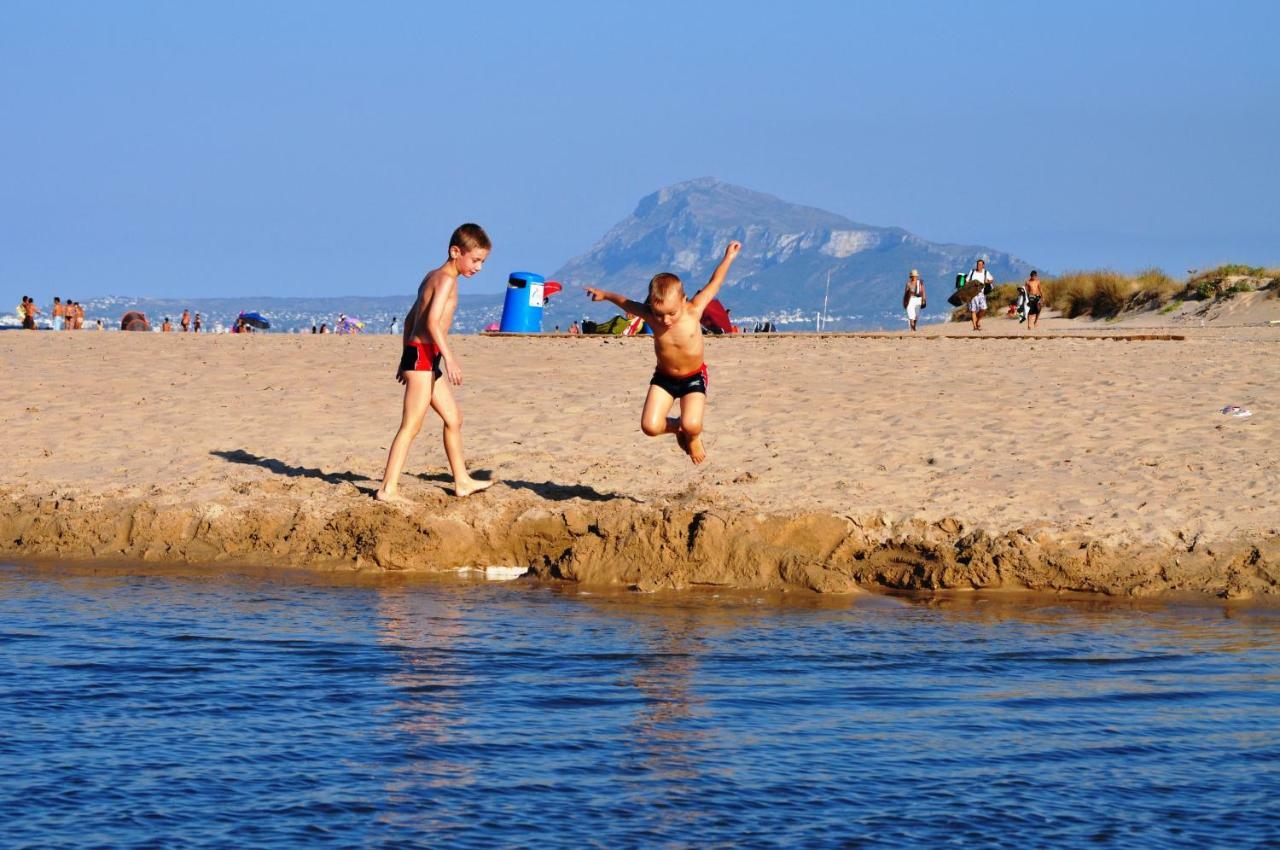 Family Beach Villa Rubens Олива Екстериор снимка